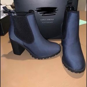 Vera wang heeled boots